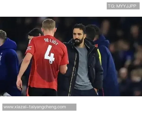 B费与阿莫林助教咖啡会面引发关注后者曾负责曼联定位球战术