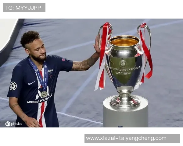 里肯盛赞拜仁本赛季表现卓越三冠王梦想触手可及